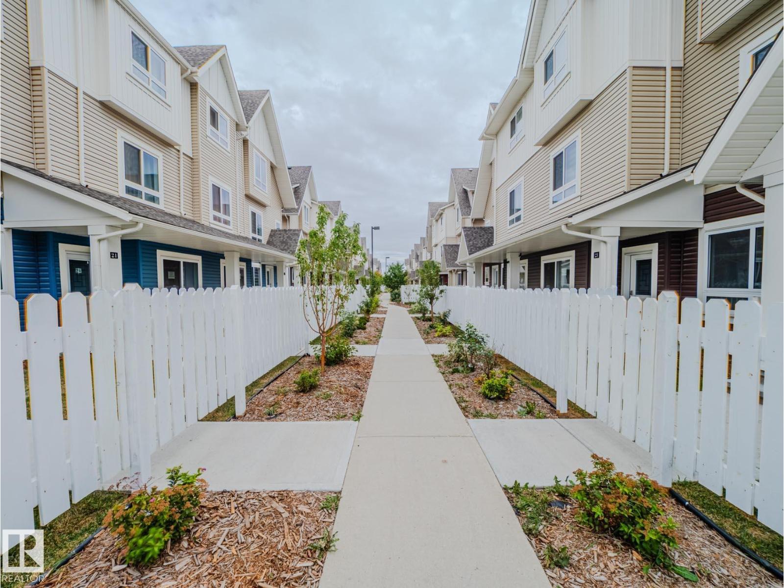 #37 13003 132 Av Nw, Edmonton, Alberta  T5L 3R2 - Photo 3 - E4459706