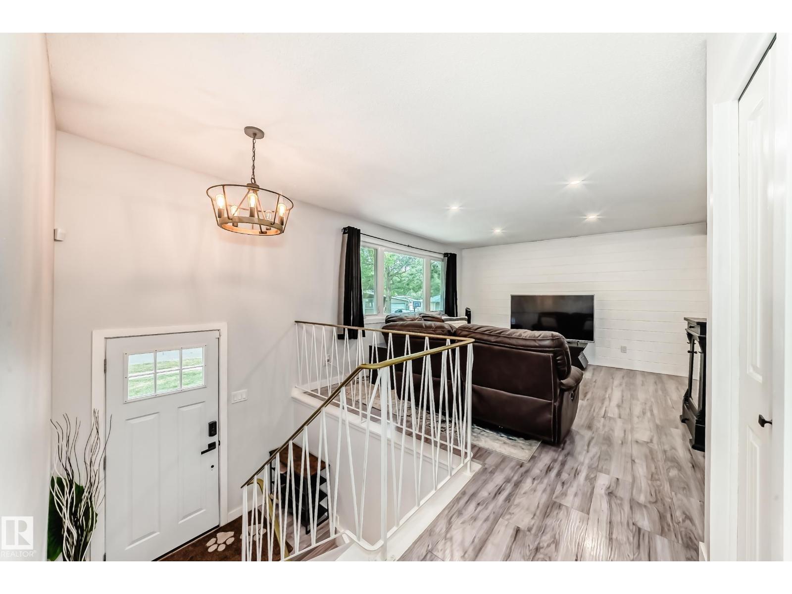 6 Beacon Cr, St. Albert, Alberta  T8N 0A3 - Photo 3 - E4459708