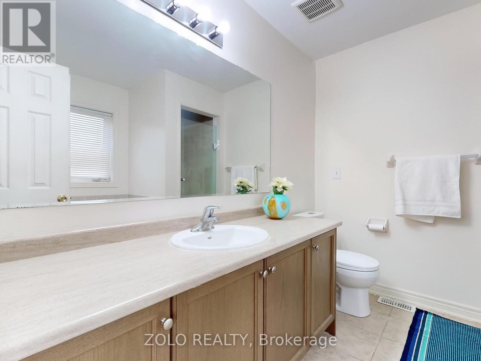 42 Foxberry Road, East Gwillimbury, Ontario  L9N 0P6 - Photo 16 - N12429209