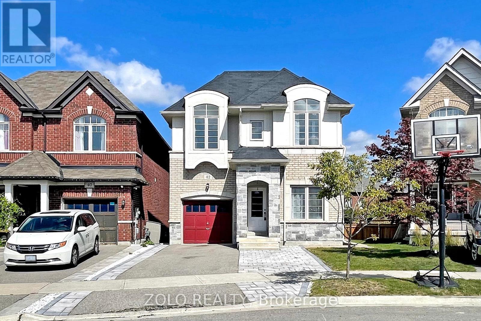 42 Foxberry Road, East Gwillimbury, Ontario  L9N 0P6 - Photo 2 - N12429209
