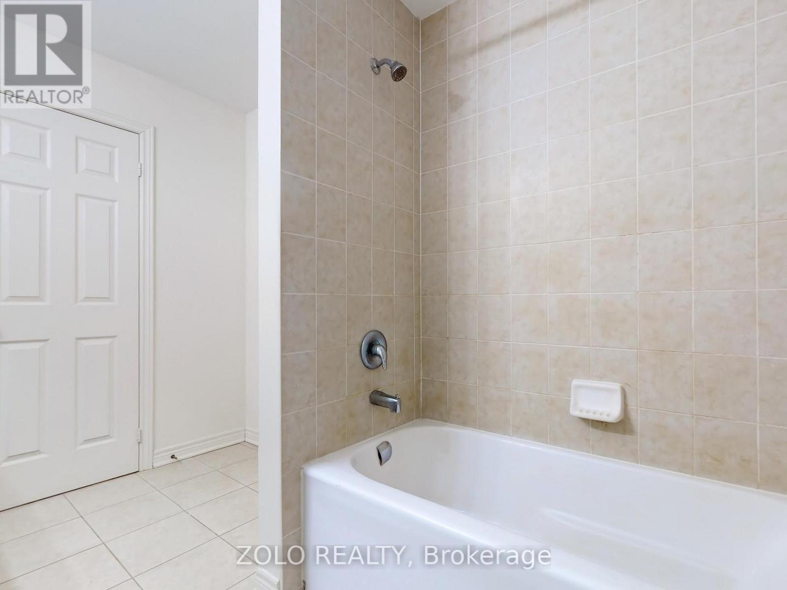 42 Foxberry Road, East Gwillimbury, Ontario  L9N 0P6 - Photo 26 - N12429209