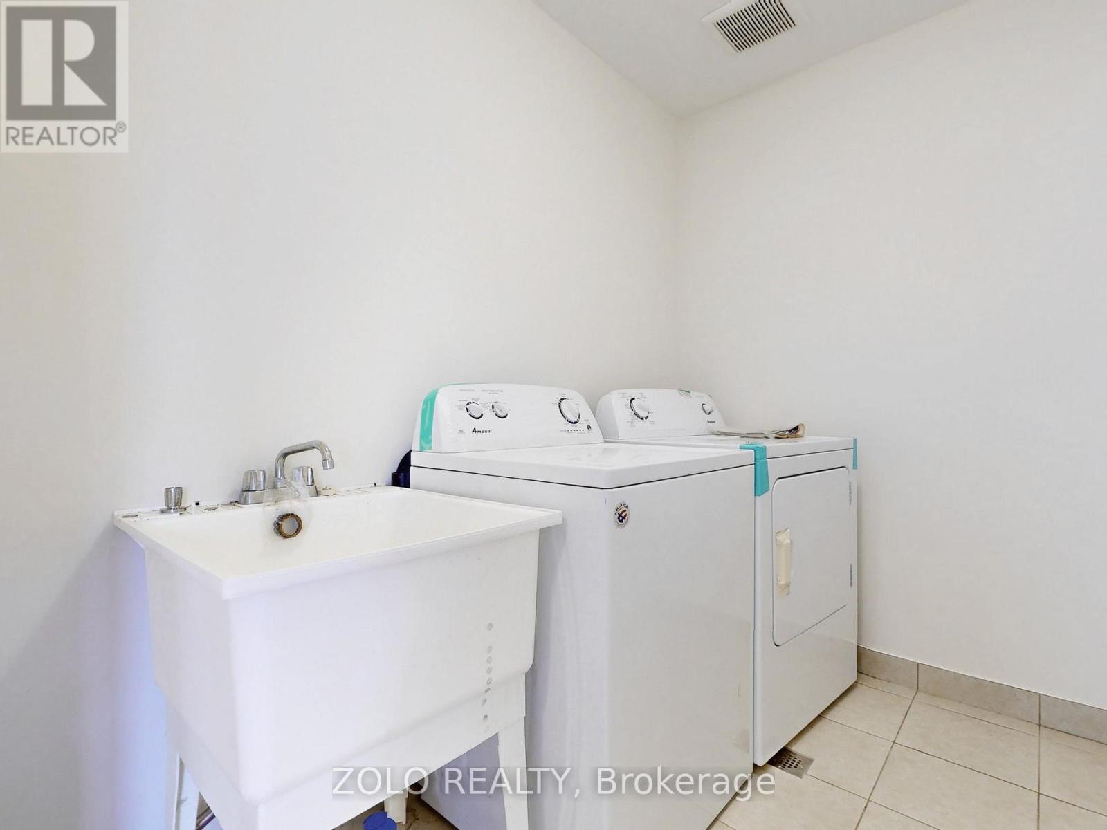 42 Foxberry Road, East Gwillimbury, Ontario  L9N 0P6 - Photo 27 - N12429209