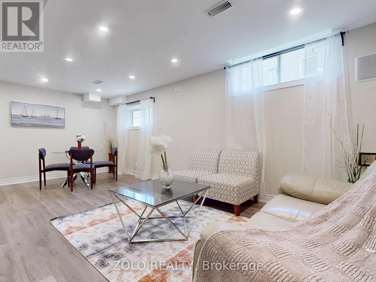 42 Foxberry Road, East Gwillimbury, Ontario  L9N 0P6 - Photo 29 - N12429209