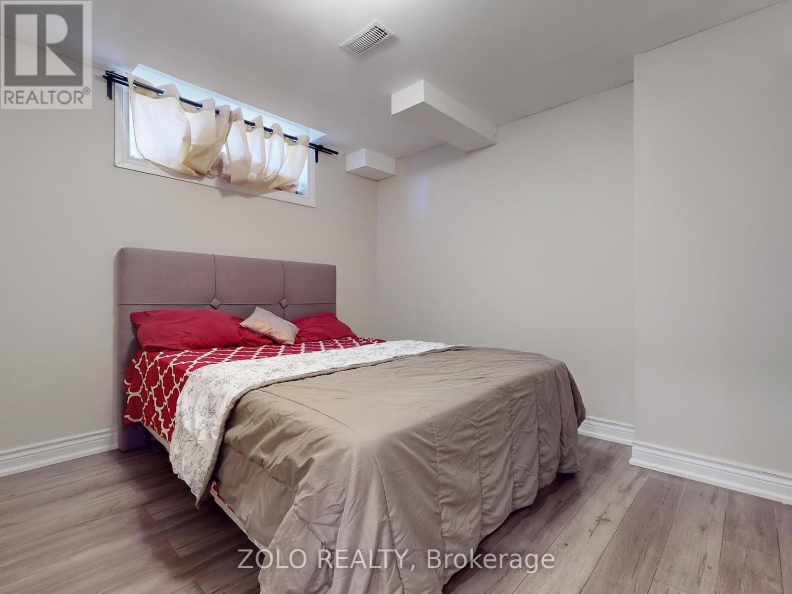 42 Foxberry Road, East Gwillimbury, Ontario  L9N 0P6 - Photo 37 - N12429209