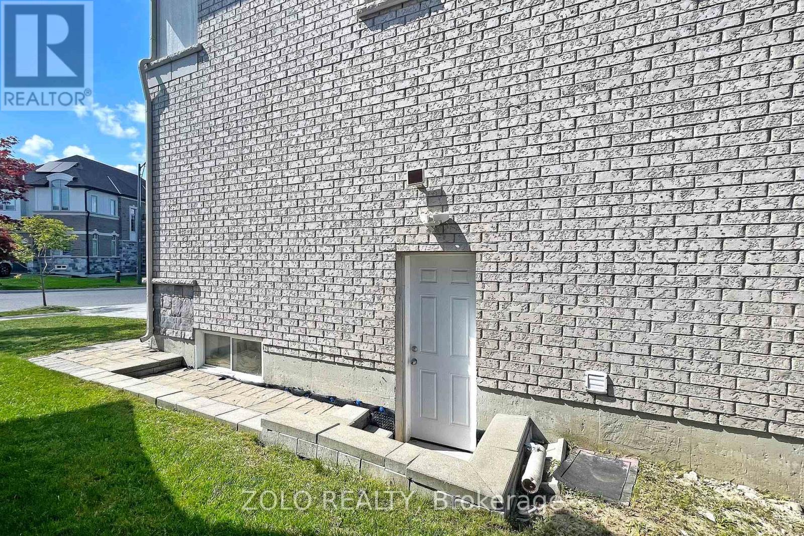 42 Foxberry Road, East Gwillimbury, Ontario  L9N 0P6 - Photo 41 - N12429209