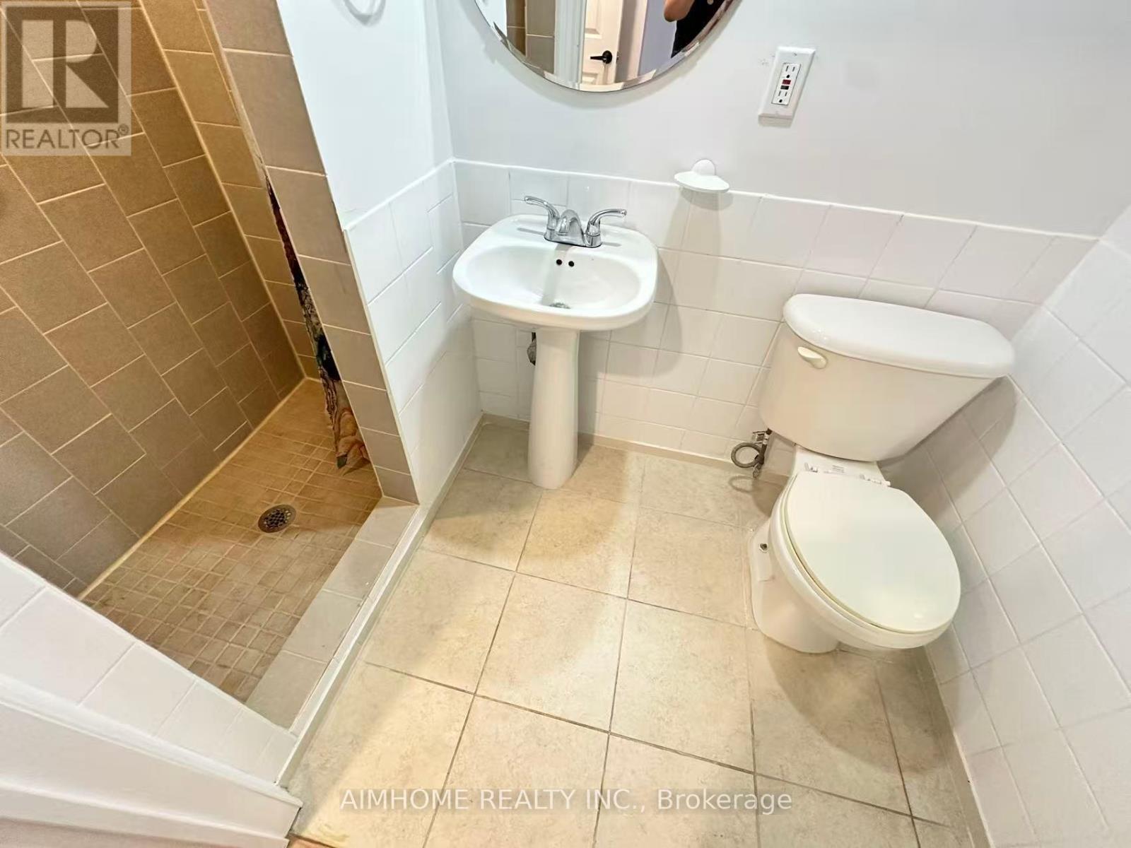 12 Goldsmith Crescent, Newmarket, Ontario  L3X 1R4 - Photo 15 - N12429264