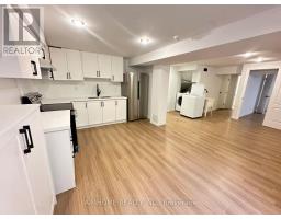 12 GOLDSMITH CRESCENT, Newmarket, Ontario