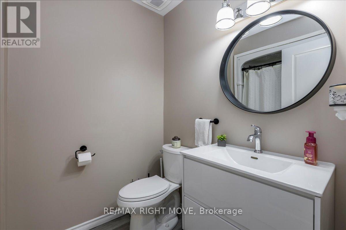 64 Second Street, Orillia, Ontario  L3V 4B4 - Photo 15 - S12429136
