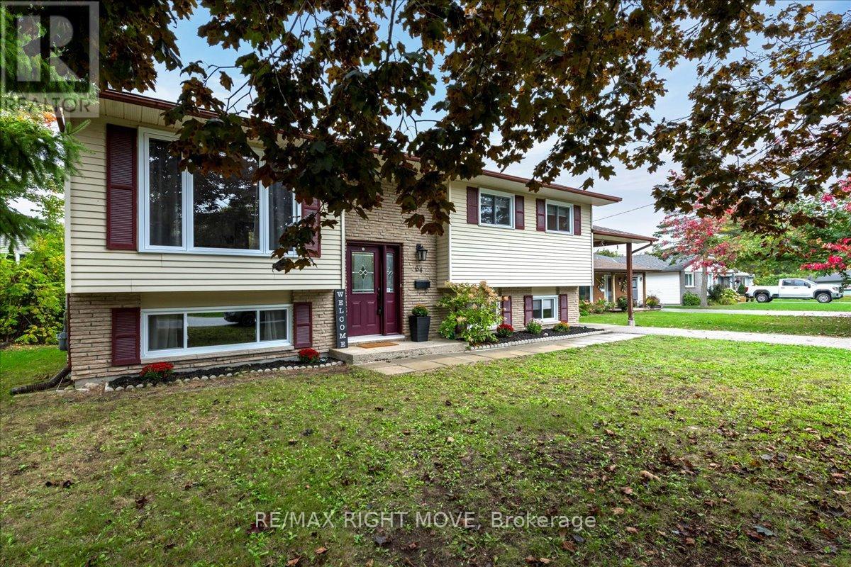 64 Second Street, Orillia, Ontario  L3V 4B4 - Photo 2 - S12429136