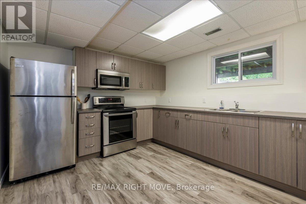 64 Second Street, Orillia, Ontario  L3V 4B4 - Photo 20 - S12429136