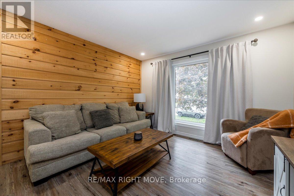 64 Second Street, Orillia, Ontario  L3V 4B4 - Photo 4 - S12429136