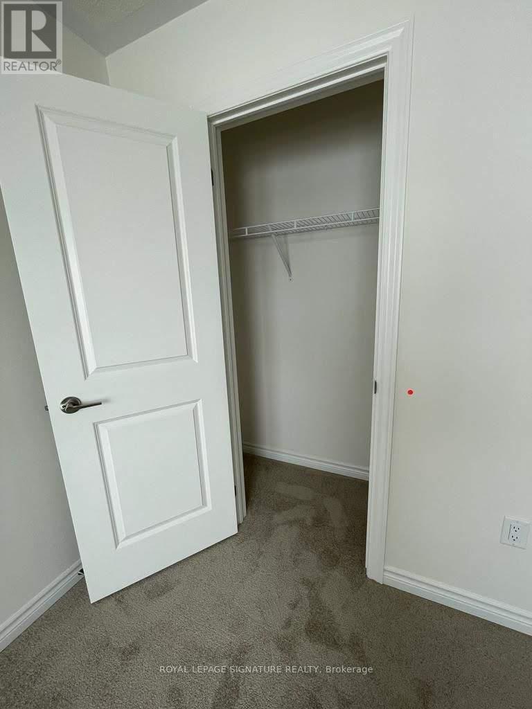 41 Greer Street, Barrie, Ontario  L9J 0R5 - Photo 2 - S12429138