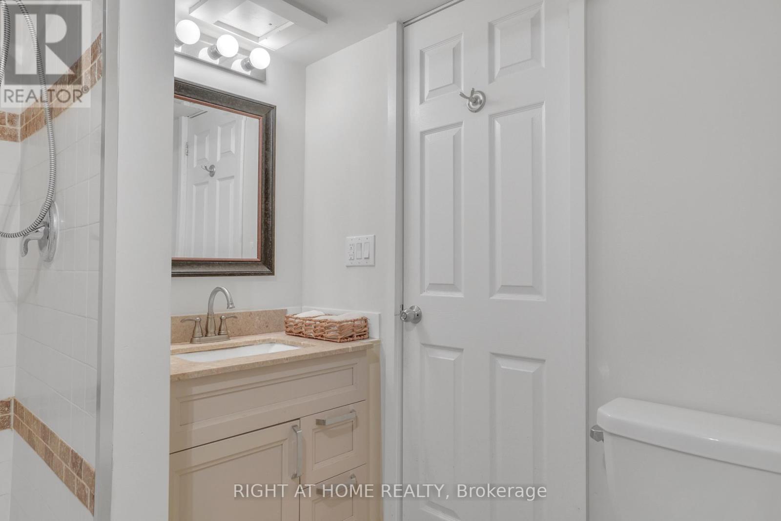 192 Edgehill (Lower) Drive, Barrie, Ontario  L4N 1M1 - Photo 13 - S12429146