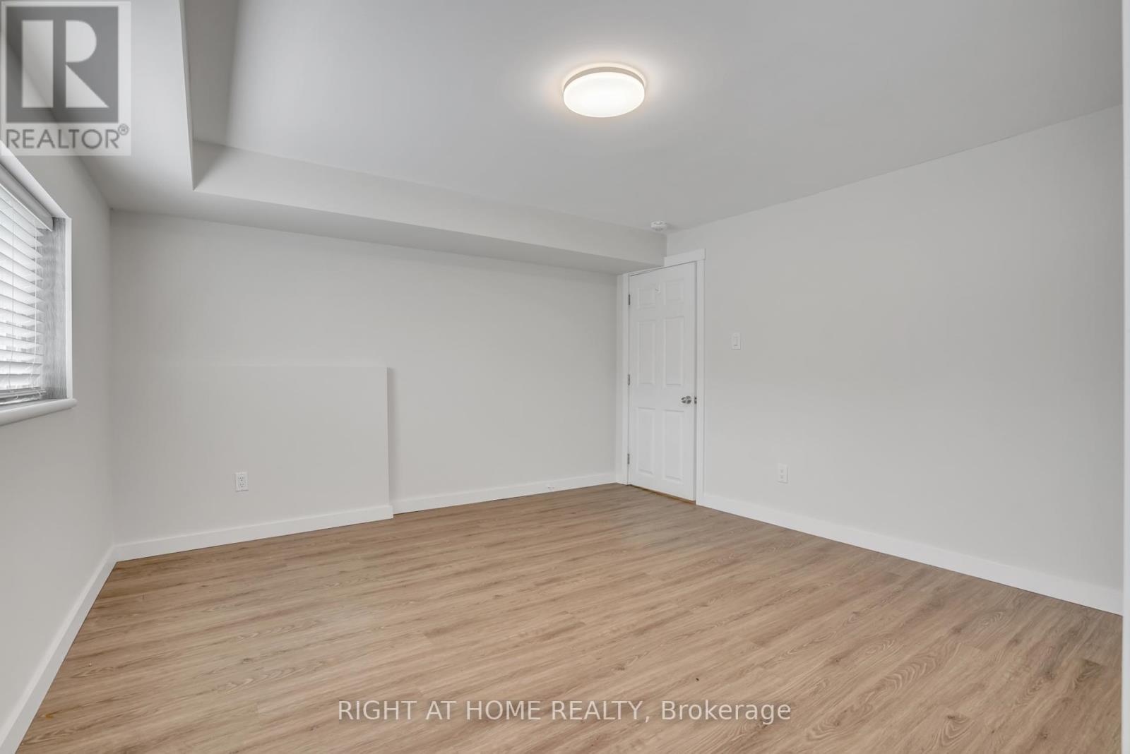 192 Edgehill (Lower) Drive, Barrie, Ontario  L4N 1M1 - Photo 18 - S12429146