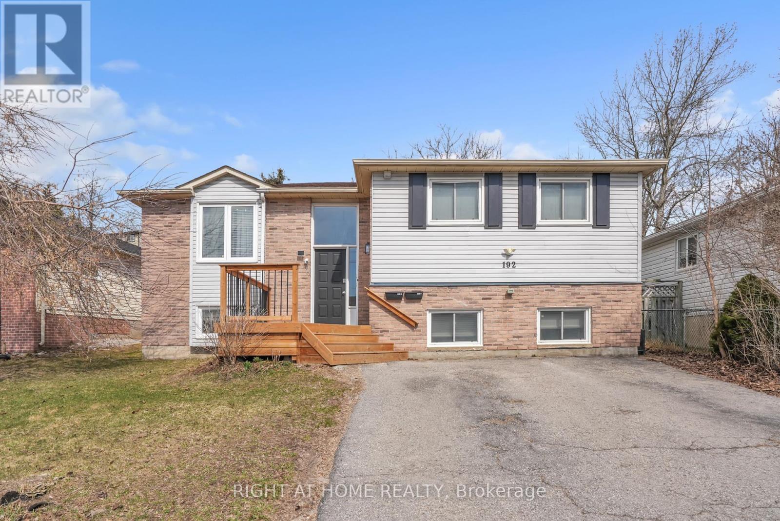 192 Edgehill (Lower) Drive, Barrie, Ontario  L4N 1M1 - Photo 3 - S12429146