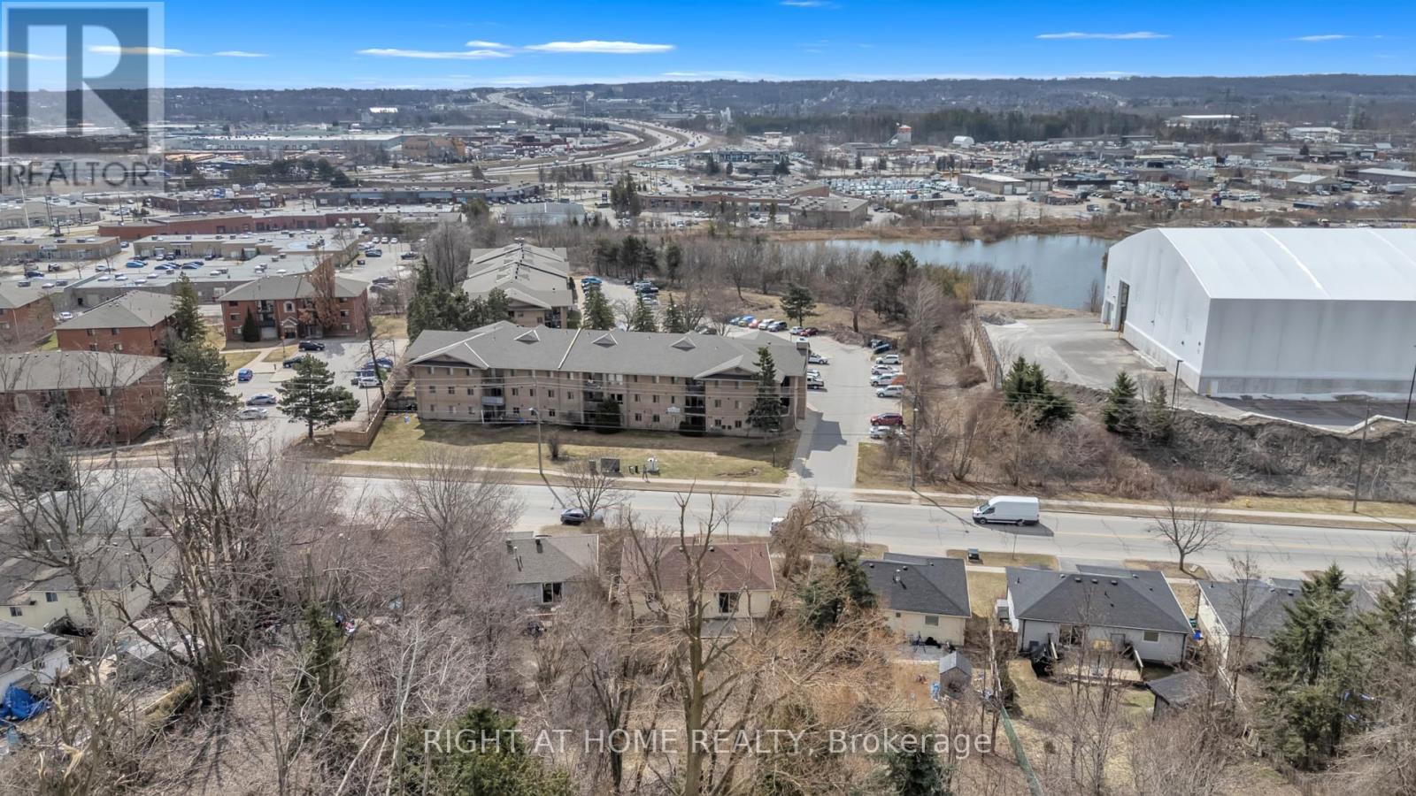 192 Edgehill (Lower) Drive, Barrie, Ontario  L4N 1M1 - Photo 5 - S12429146