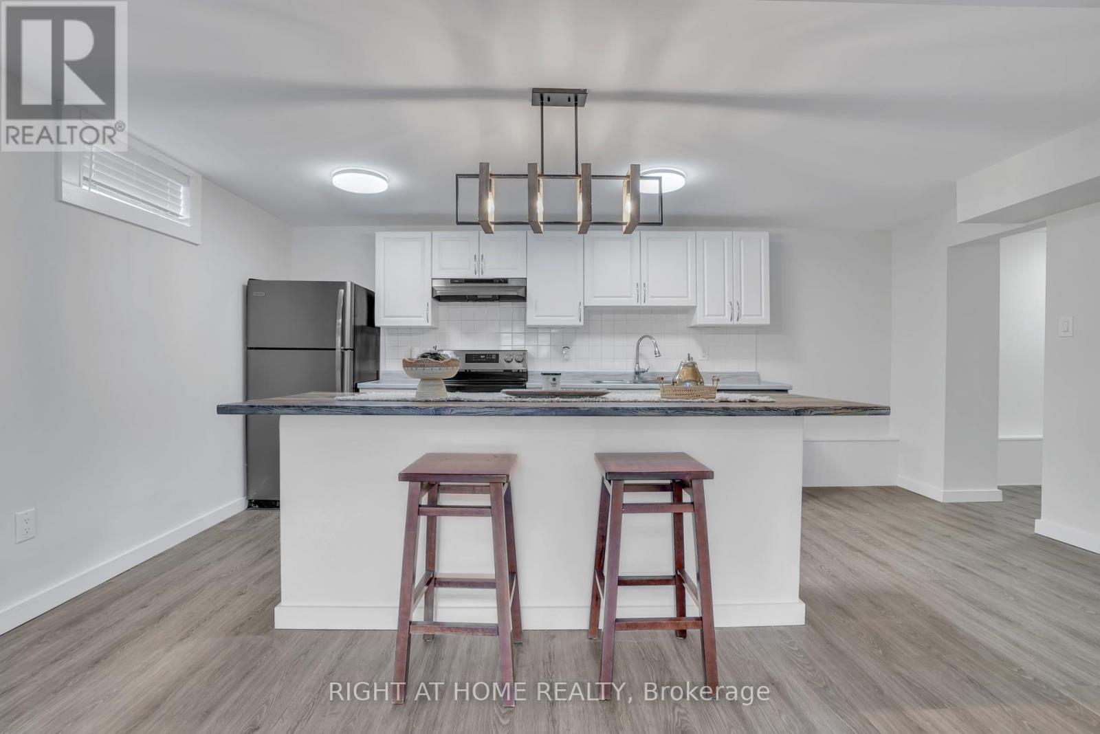 192 Edgehill (Lower) Drive, Barrie, Ontario  L4N 1M1 - Photo 6 - S12429146