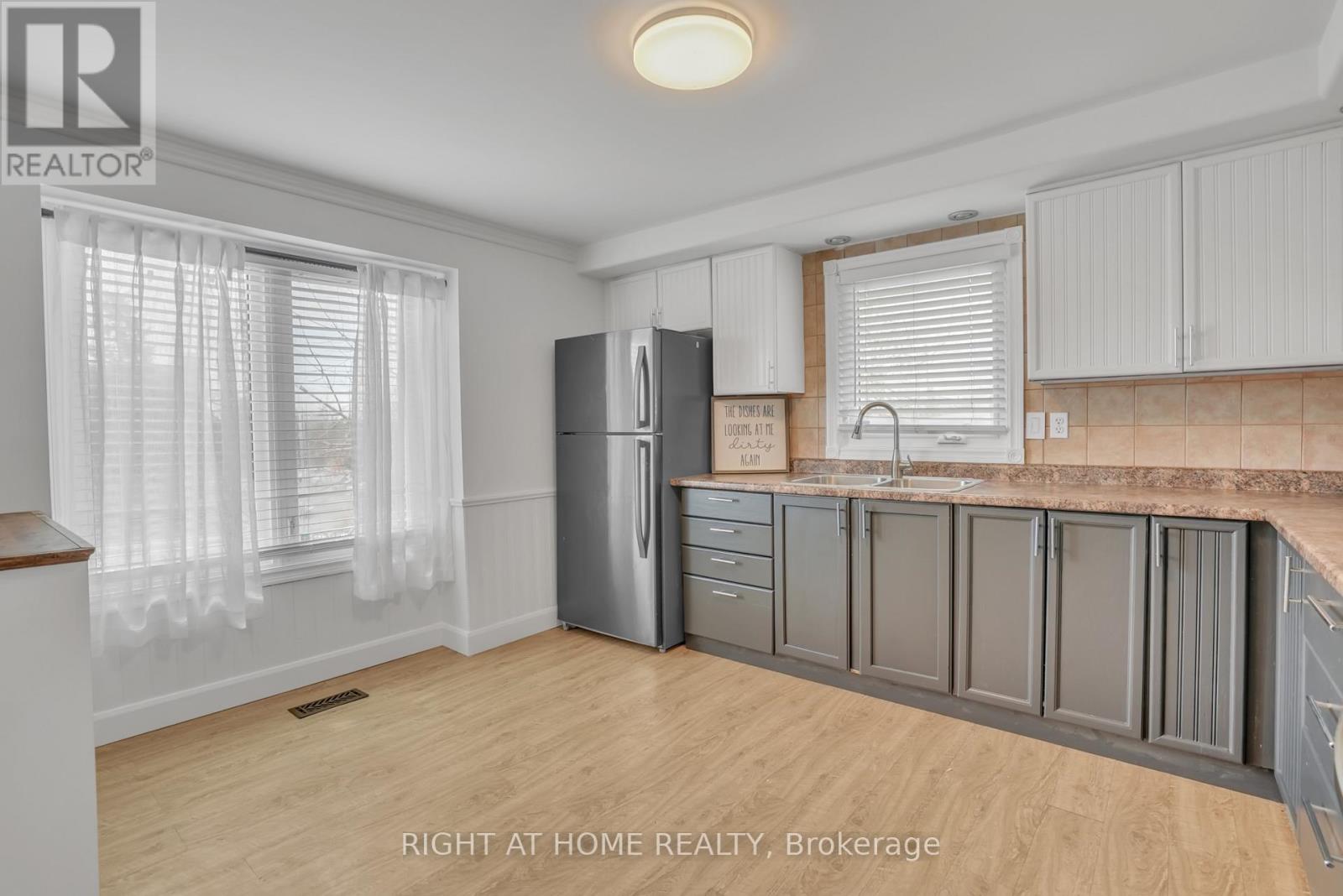 192 Edgehill (Upper) Drive, Barrie, Ontario  L4N 1M1 - Photo 11 - S12429192