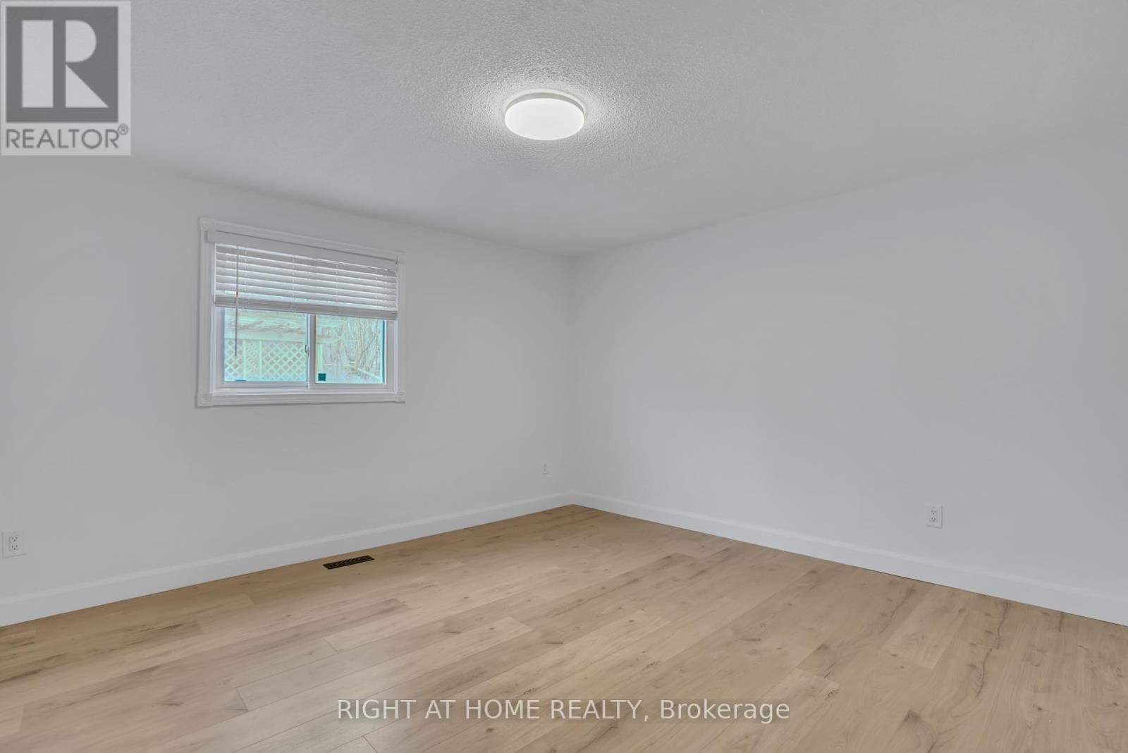 192 Edgehill (Upper) Drive, Barrie, Ontario  L4N 1M1 - Photo 16 - S12429192