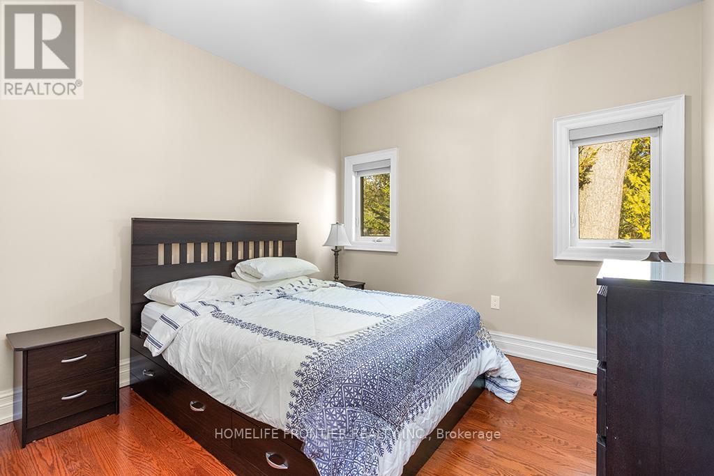 55 Homewood Avenue, Wasaga Beach, Ontario  L9Z 2M2 - Photo 20 - S12429259