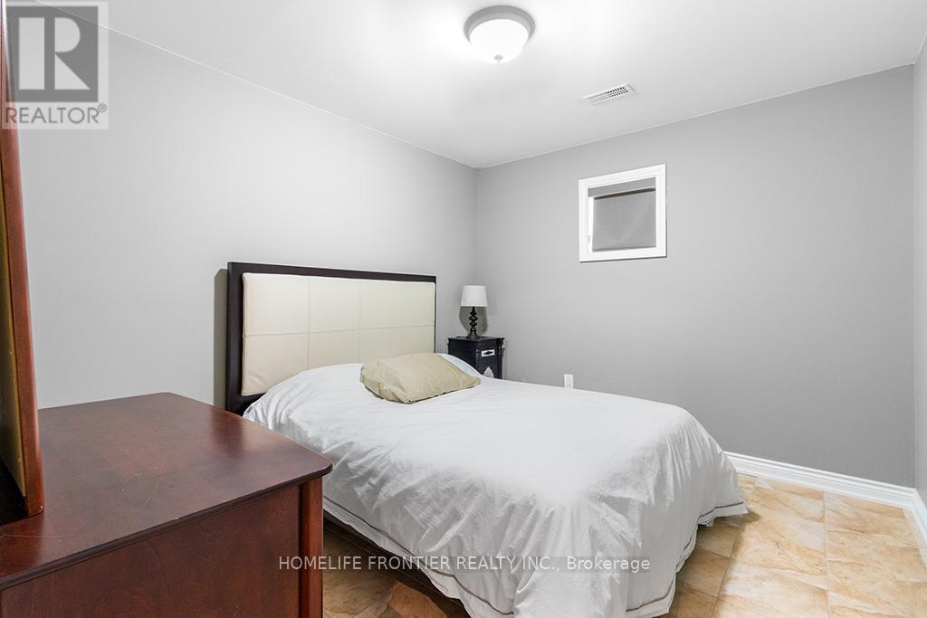 55 Homewood Avenue, Wasaga Beach, Ontario  L9Z 2M2 - Photo 35 - S12429259