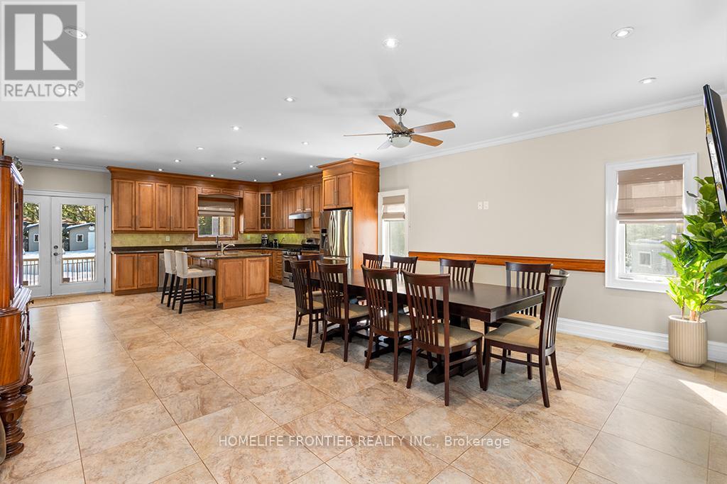 55 Homewood Avenue, Wasaga Beach, Ontario  L9Z 2M2 - Photo 5 - S12429259