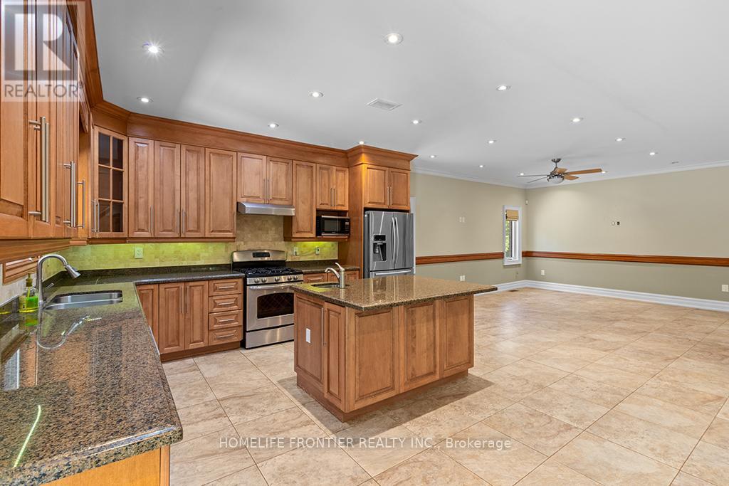 55 Homewood Avenue, Wasaga Beach, Ontario  L9Z 2M2 - Photo 7 - S12429259