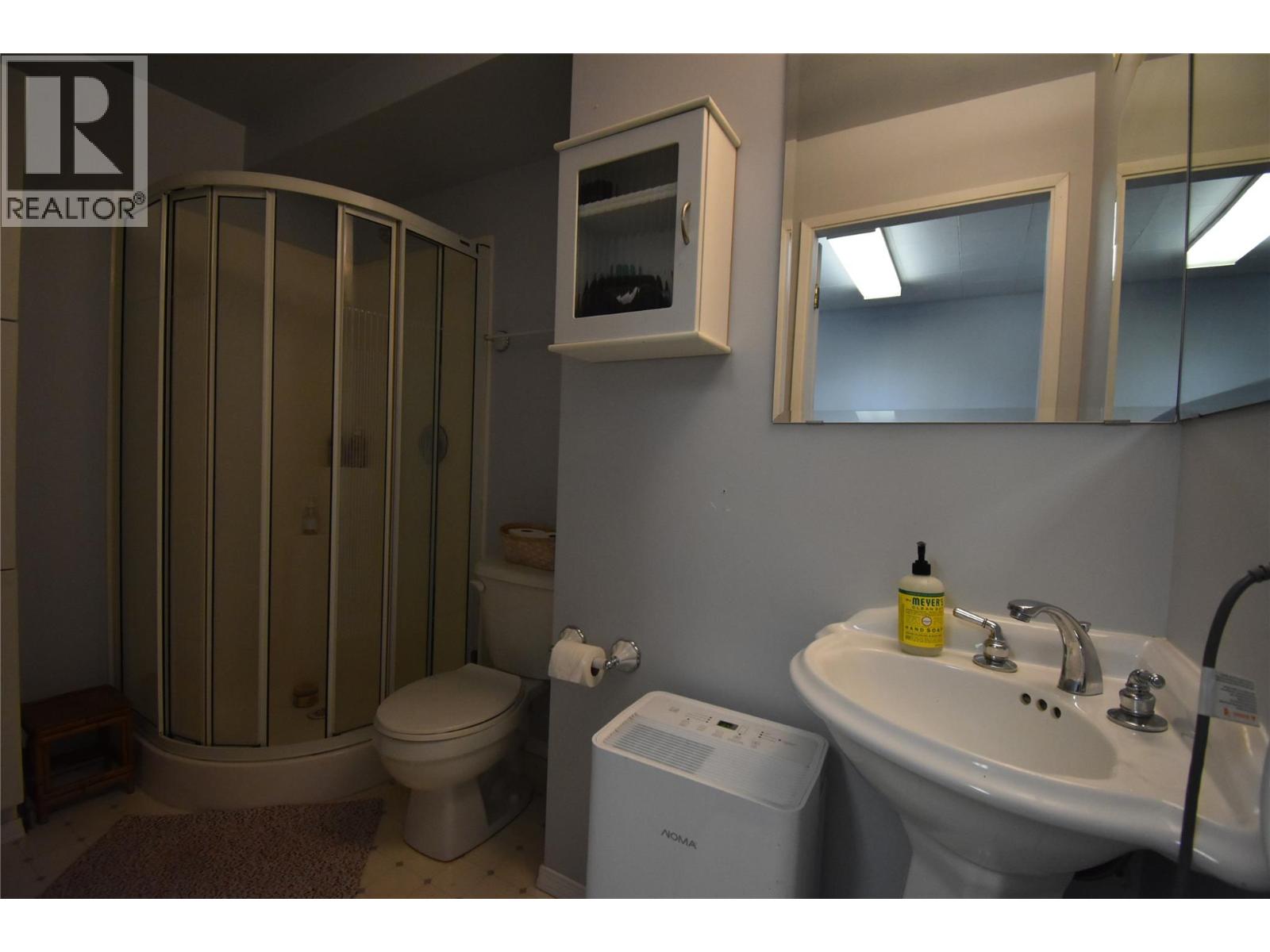 819 8th Avenue, Castlegar, British Columbia  V1N 1P2 - Photo 12 - 10364142