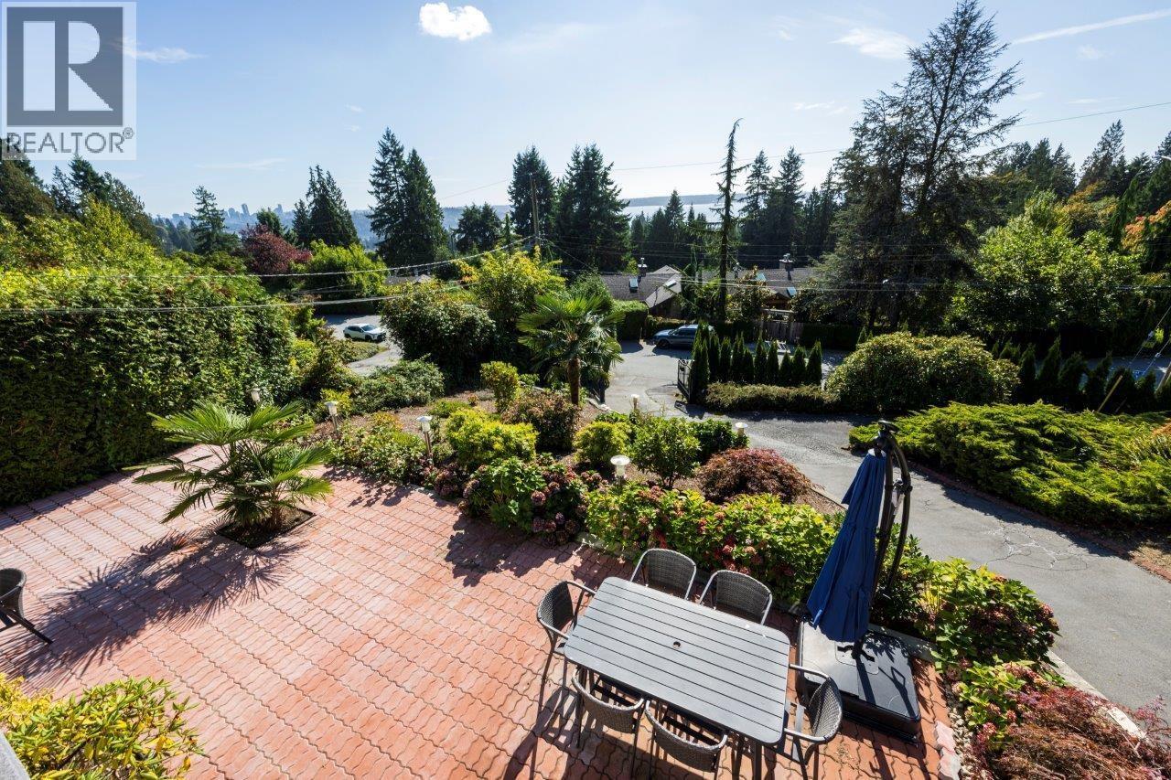 1249 Nepal Crescent, West Vancouver, British Columbia  V7T 2H4 - Photo 31 - R3052184