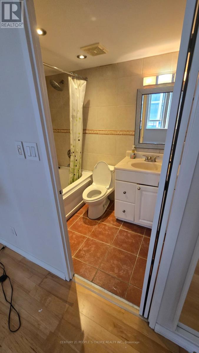 2604 - 633 Bay Street, Toronto, Ontario  M5G 2G4 - Photo 8 - C12411881