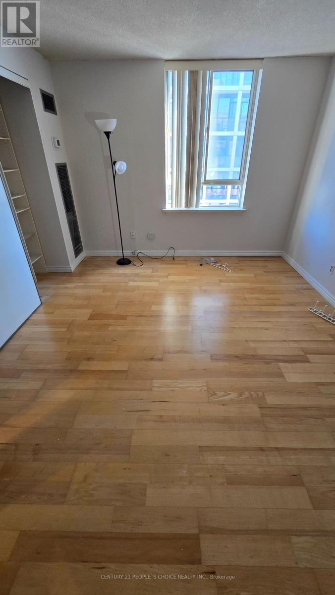 2604 - 633 Bay Street, Toronto, Ontario  M5G 2G4 - Photo 3 - C12411881