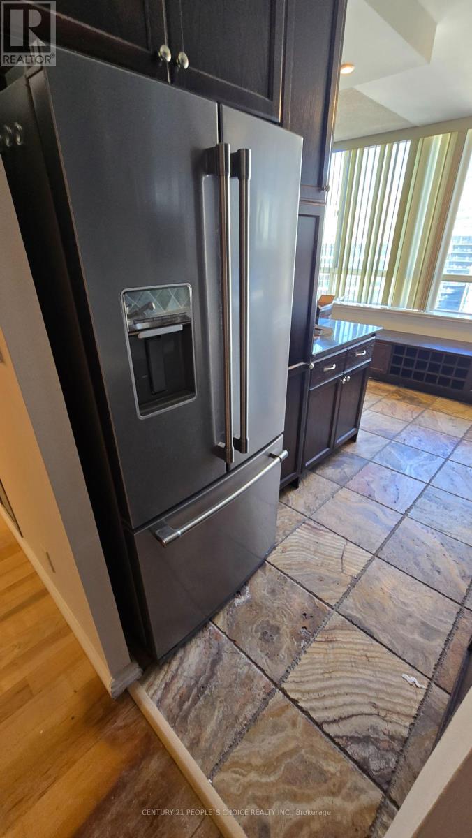 2604 - 633 Bay Street, Toronto, Ontario  M5G 2G4 - Photo 6 - C12411881