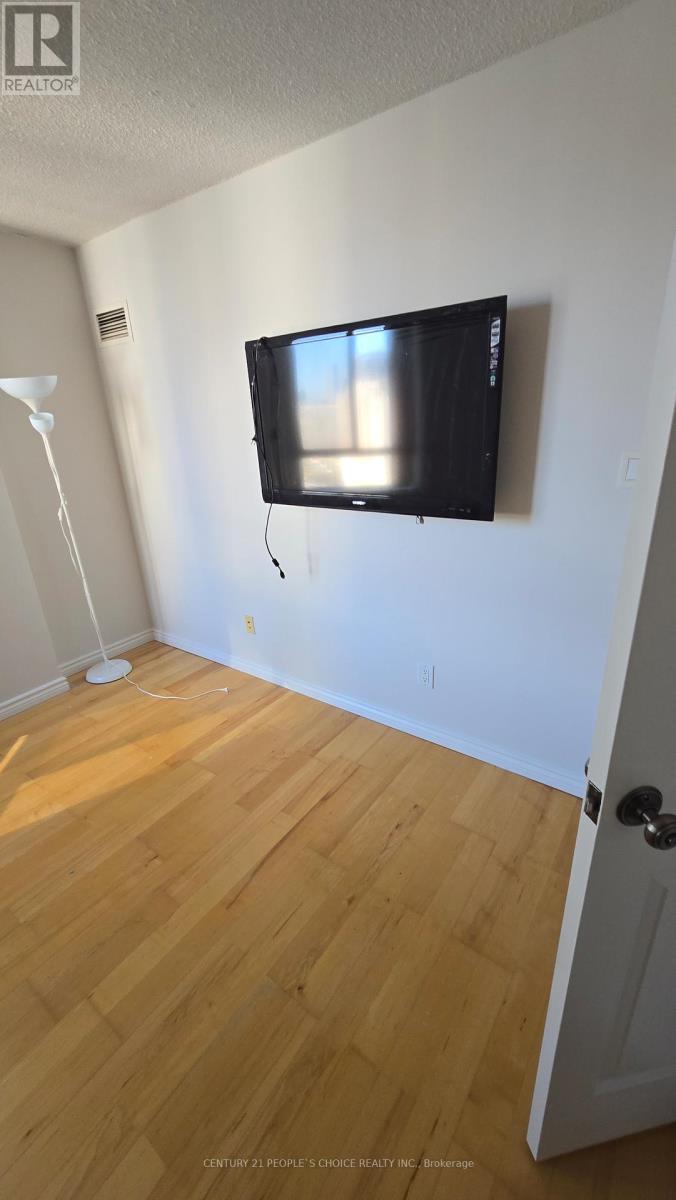 2604 - 633 Bay Street, Toronto, Ontario  M5G 2G4 - Photo 4 - C12411881