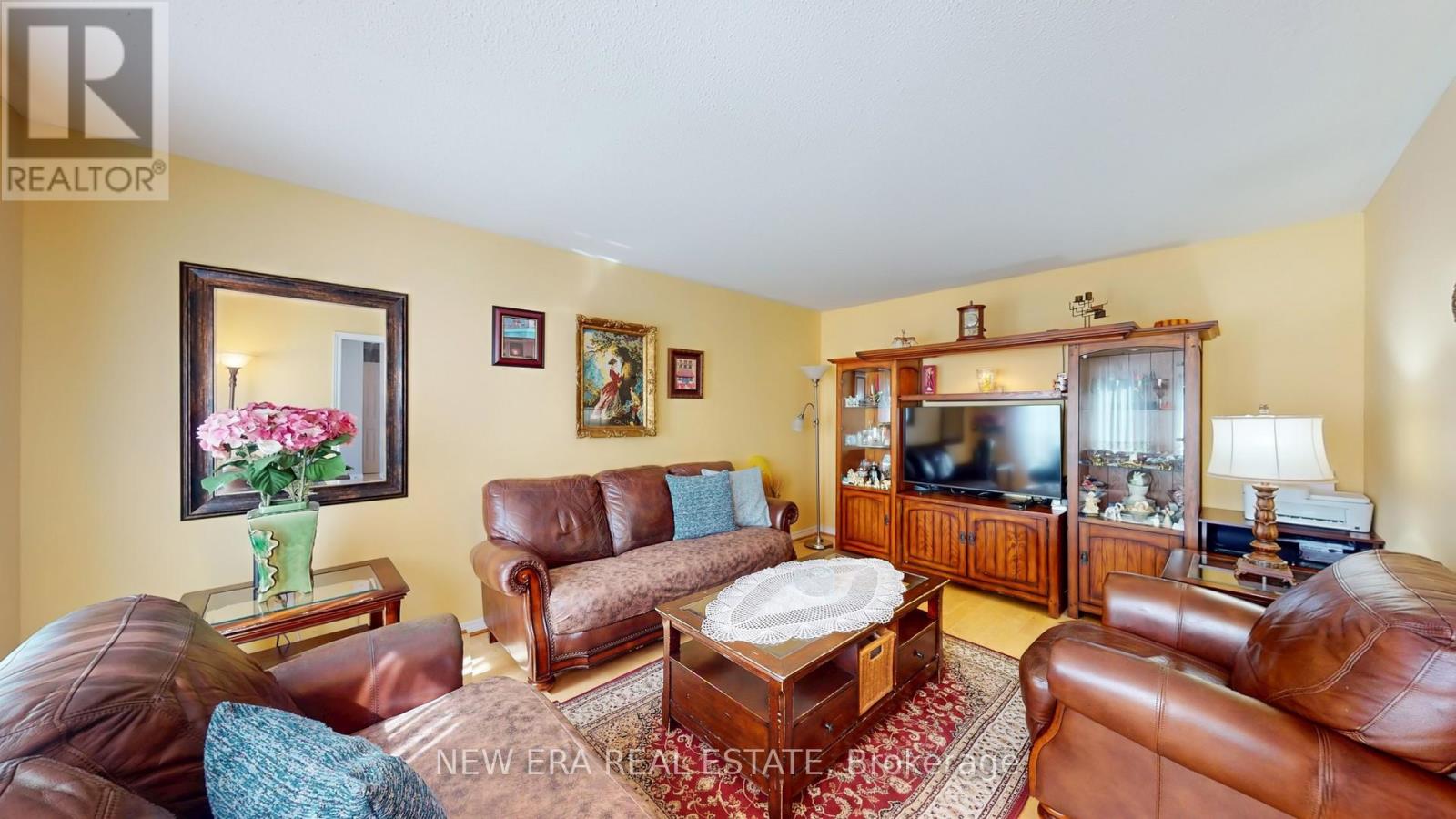 1380 Daniel Creek Road, Mississauga, Ontario  L5V 1V3 - Photo 12 - W12428814