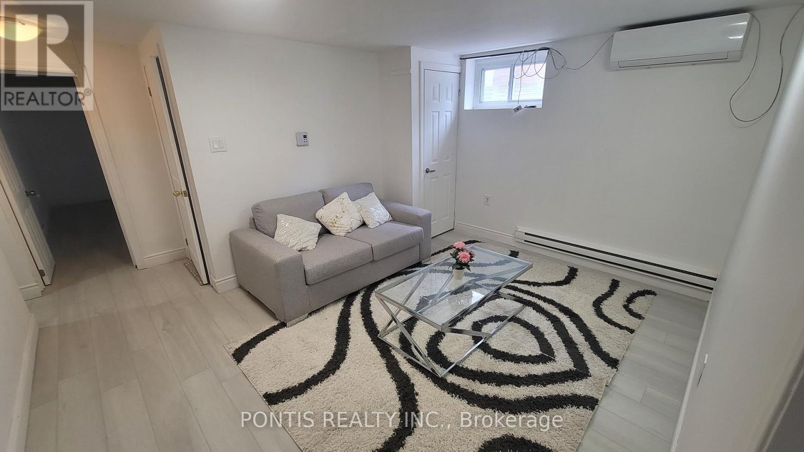 83 Denison Avenue, Brampton, Ontario  L6X 1E9 - Photo 12 - W12424236