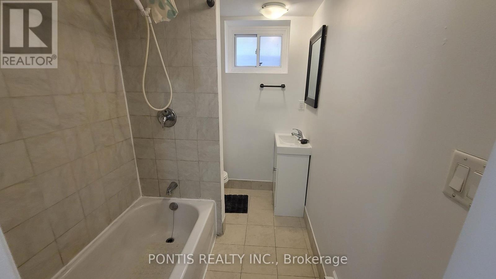 83 Denison Avenue, Brampton, Ontario  L6X 1E9 - Photo 17 - W12424236