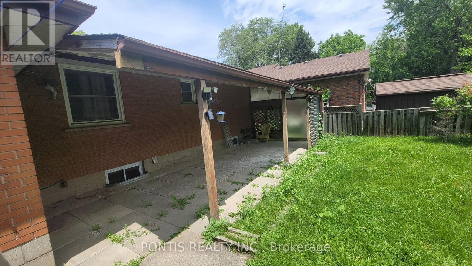83 Denison Avenue, Brampton, Ontario  L6X 1E9 - Photo 3 - W12424236