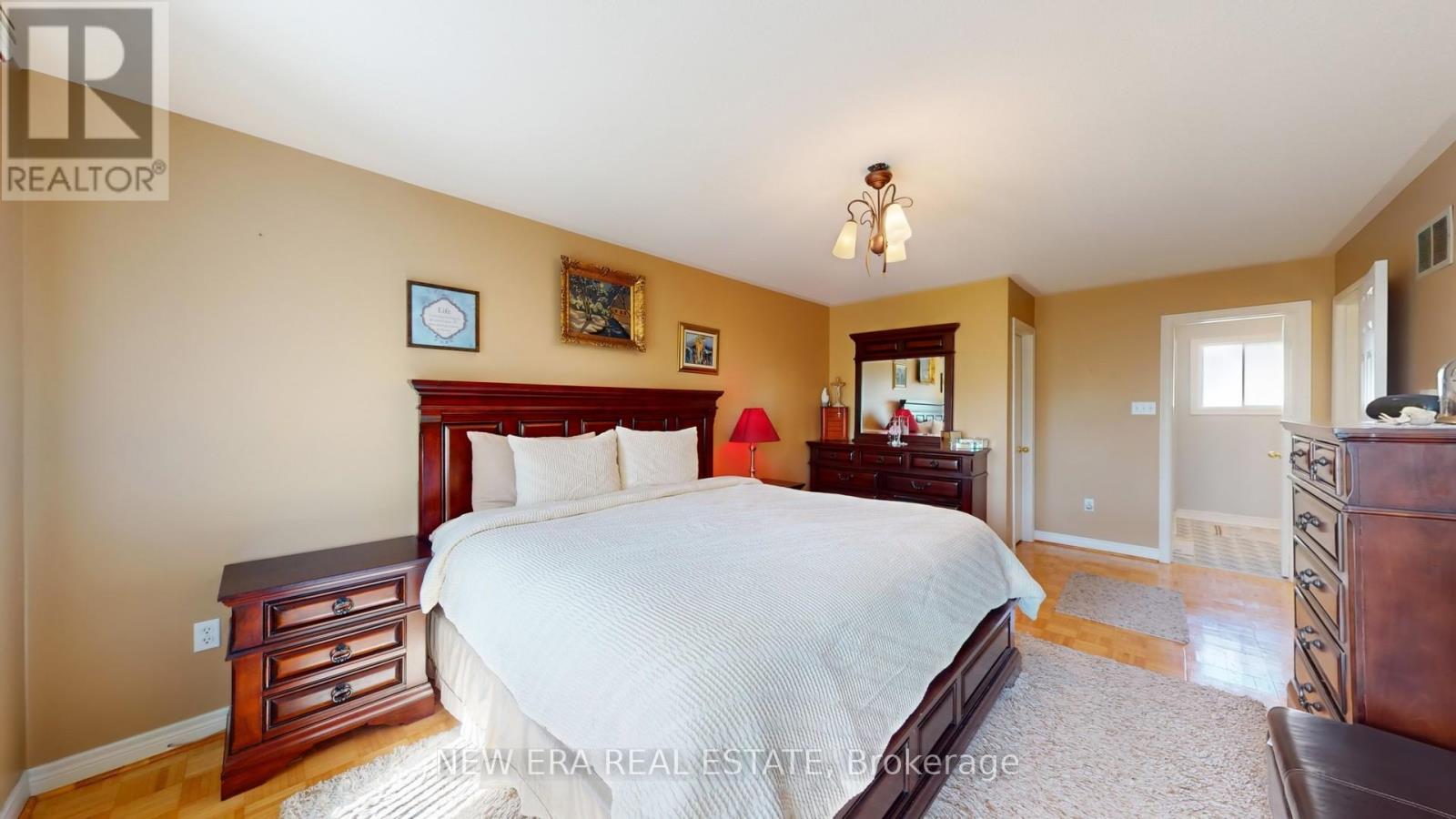 1380 Daniel Creek Road, Mississauga, Ontario  L5V 1V3 - Photo 24 - W12428814