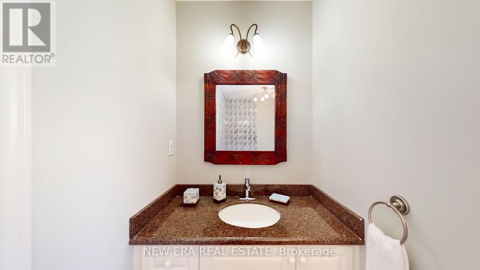 1380 Daniel Creek Road, Mississauga, Ontario  L5V 1V3 - Photo 26 - W12428814