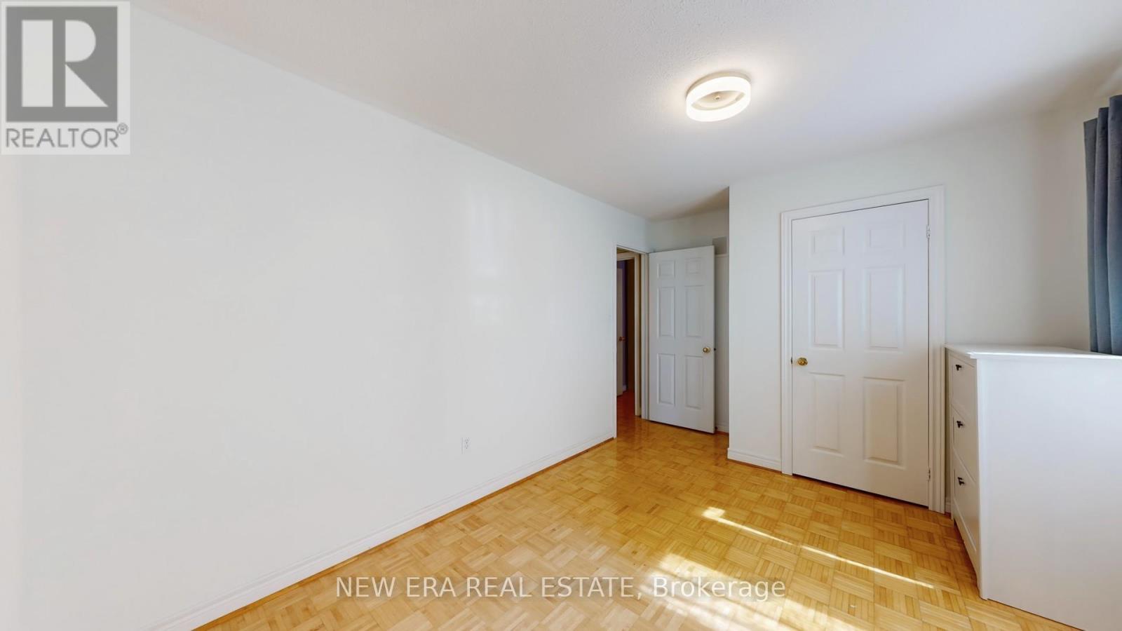 1380 Daniel Creek Road, Mississauga, Ontario  L5V 1V3 - Photo 33 - W12428814