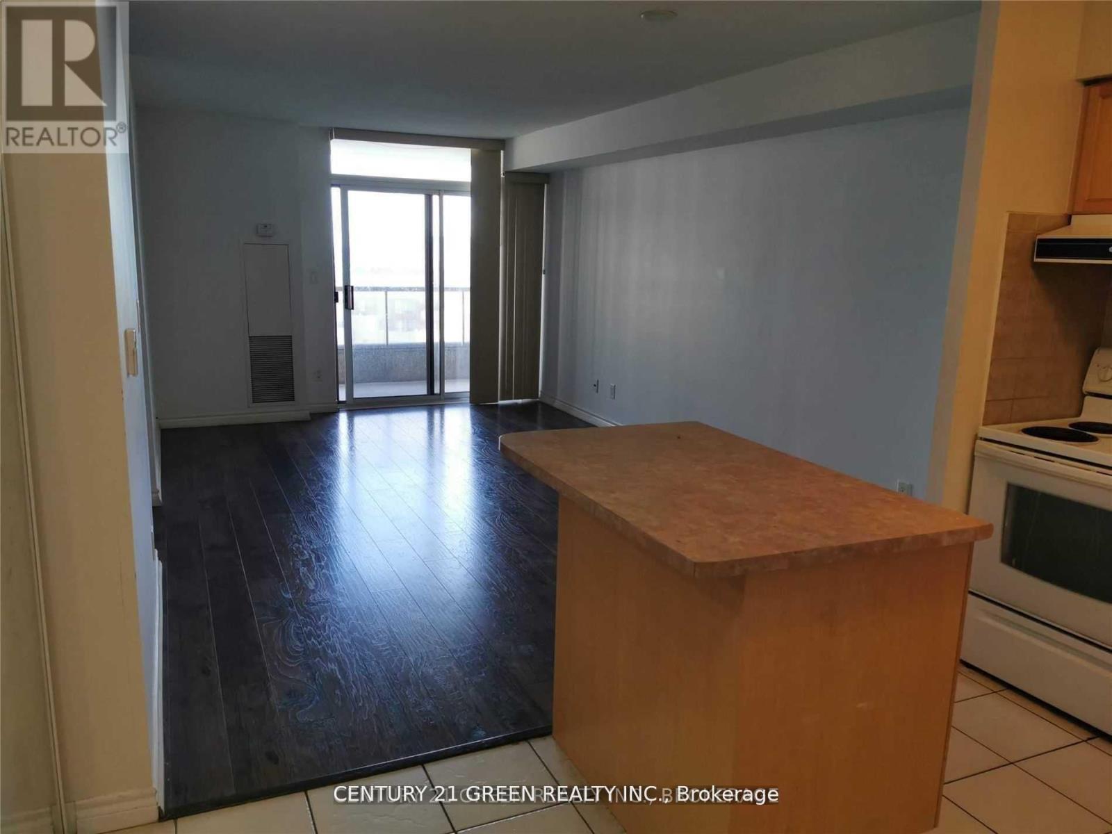 2726 - 3888 Duke Of York Boulevard, Mississauga, Ontario  L5B 4P5 - Photo 11 - W12429175