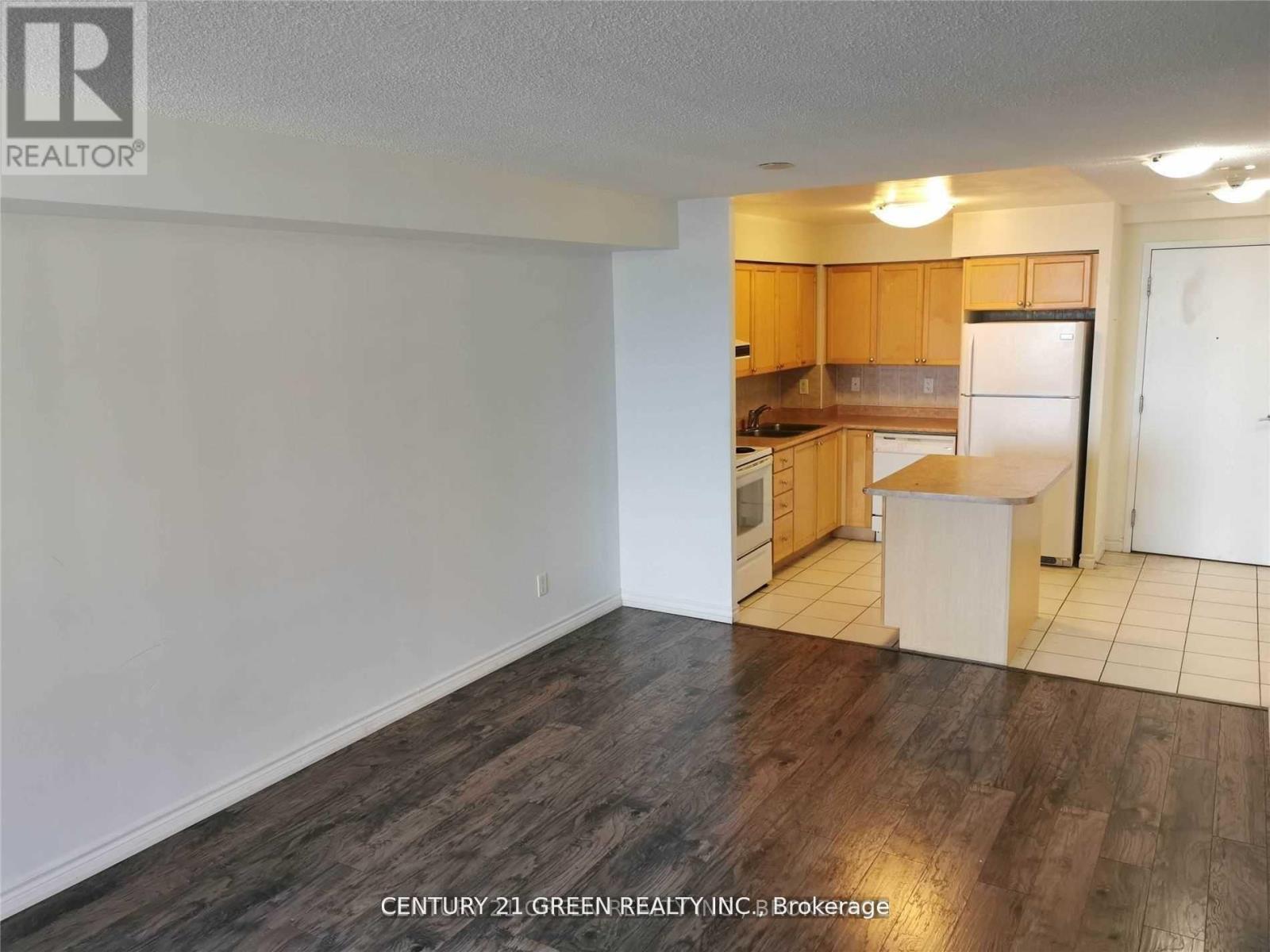 2726 - 3888 Duke Of York Boulevard, Mississauga, Ontario  L5B 4P5 - Photo 6 - W12429175