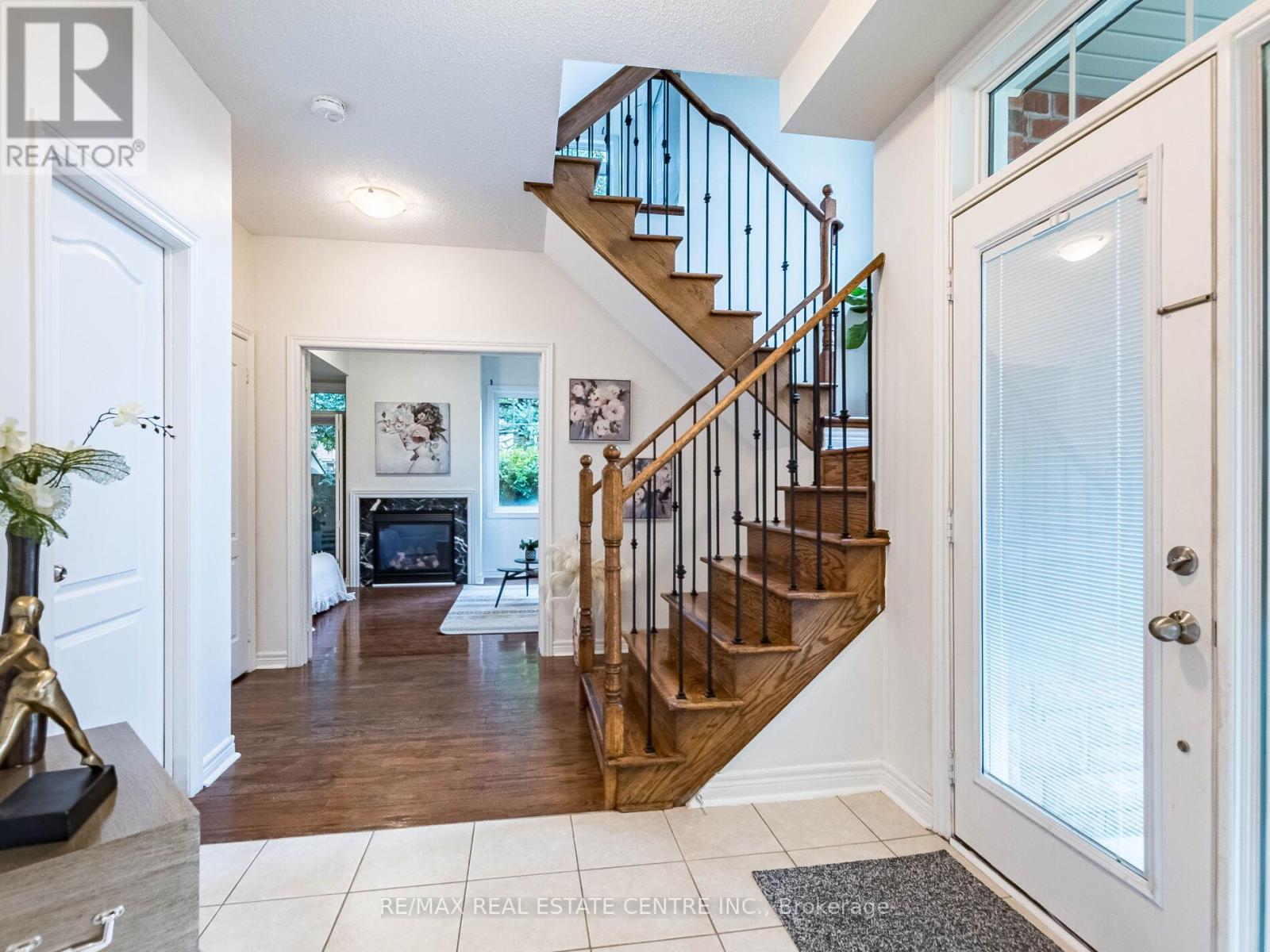 1 - 5710 Long Valley Road, Mississauga, Ontario  L5M 0M1 - Photo 7 - W12429191