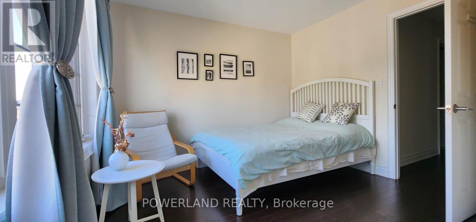 25 Erinview Terrace, Toronto, Ontario  M9C 0C3 - Photo 22 - W12429227