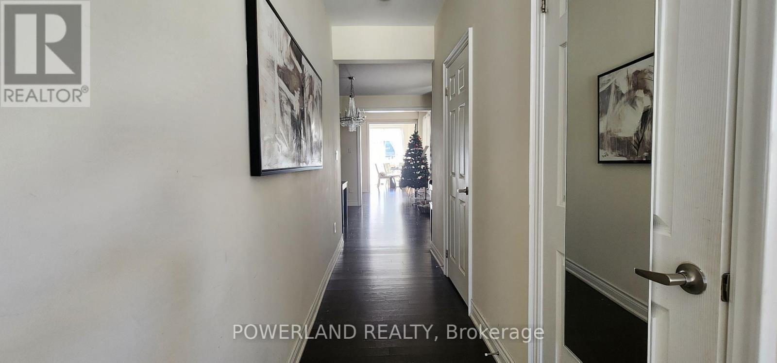 25 Erinview Terrace, Toronto, Ontario  M9C 0C3 - Photo 3 - W12429227
