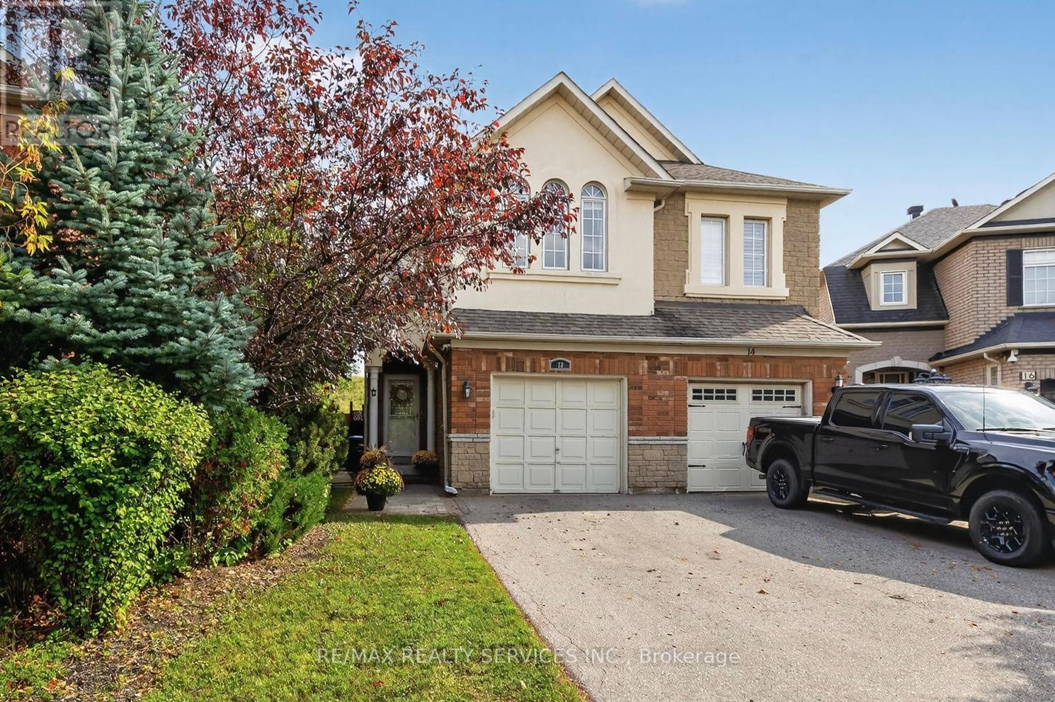 12 Hesketh Court, Caledon, Ontario  L7C 1C6 - Photo 3 - W12429248