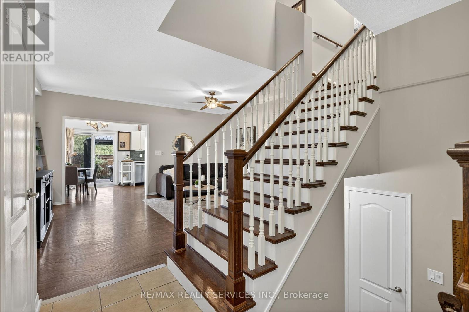 12 Hesketh Court, Caledon, Ontario  L7C 1C6 - Photo 7 - W12429248