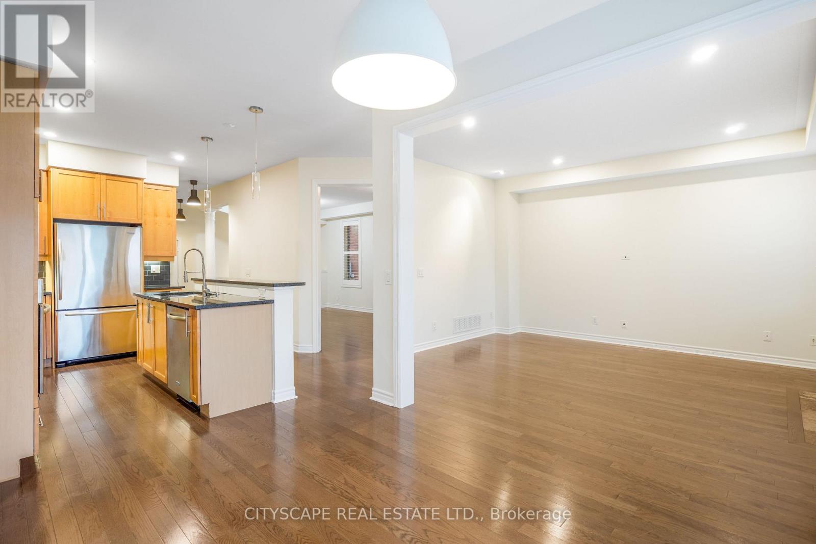 5515 Challenger Drive, Mississauga, Ontario  L5M 0G9 - Photo 11 - W12429252