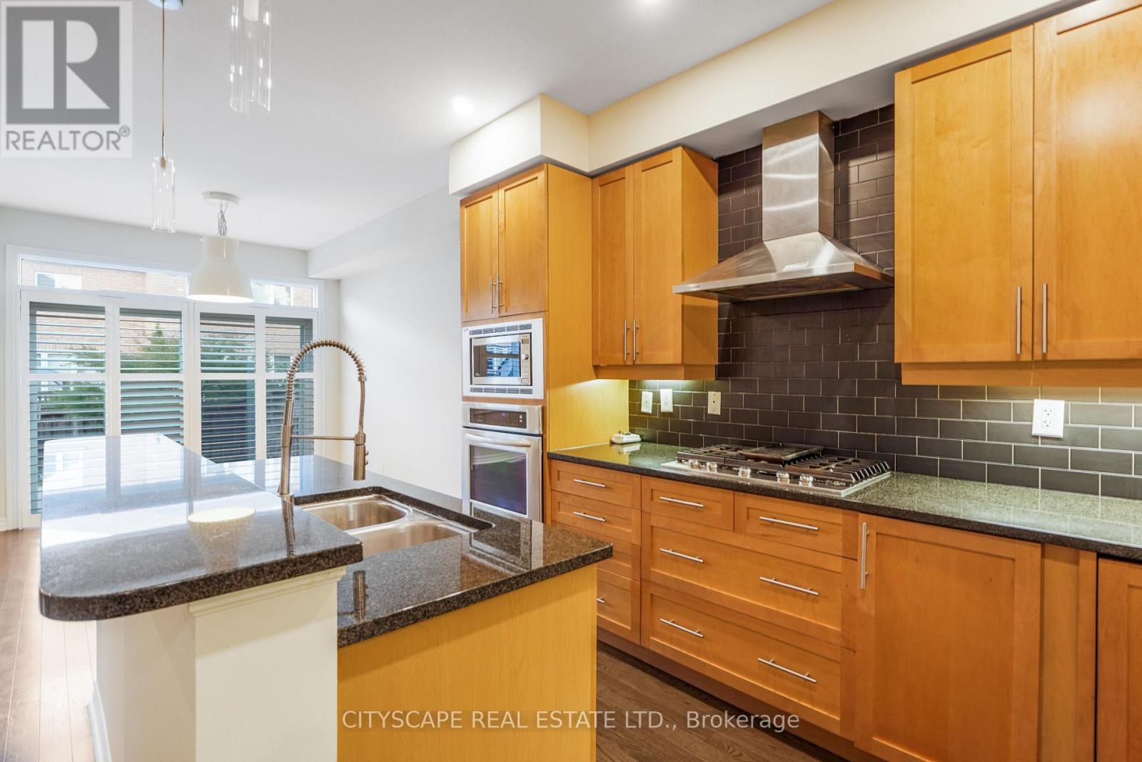 5515 Challenger Drive, Mississauga, Ontario  L5M 0G9 - Photo 13 - W12429252