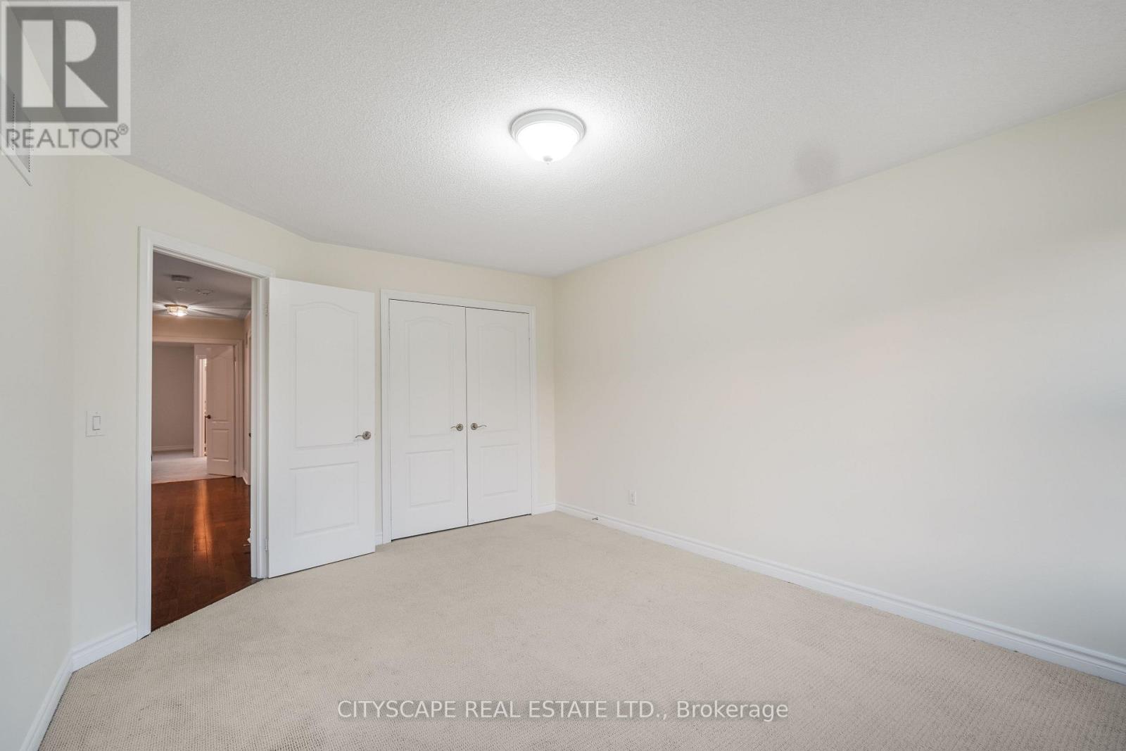 5515 Challenger Drive, Mississauga, Ontario  L5M 0G9 - Photo 18 - W12429252